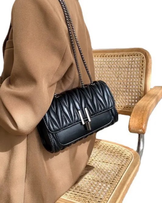 Classic Quilted Crossbody Handbag photo review