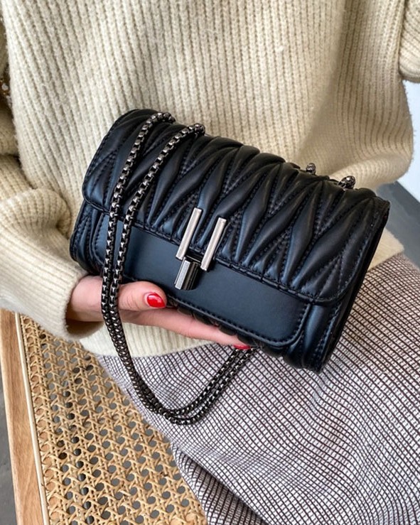 Classic Quilted Crossbody Handbag photo review