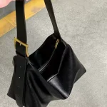Classic Large Capacity Crossbody Tote photo review