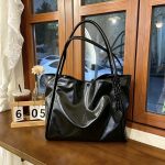 Large Capacity Shoulder Tote photo review