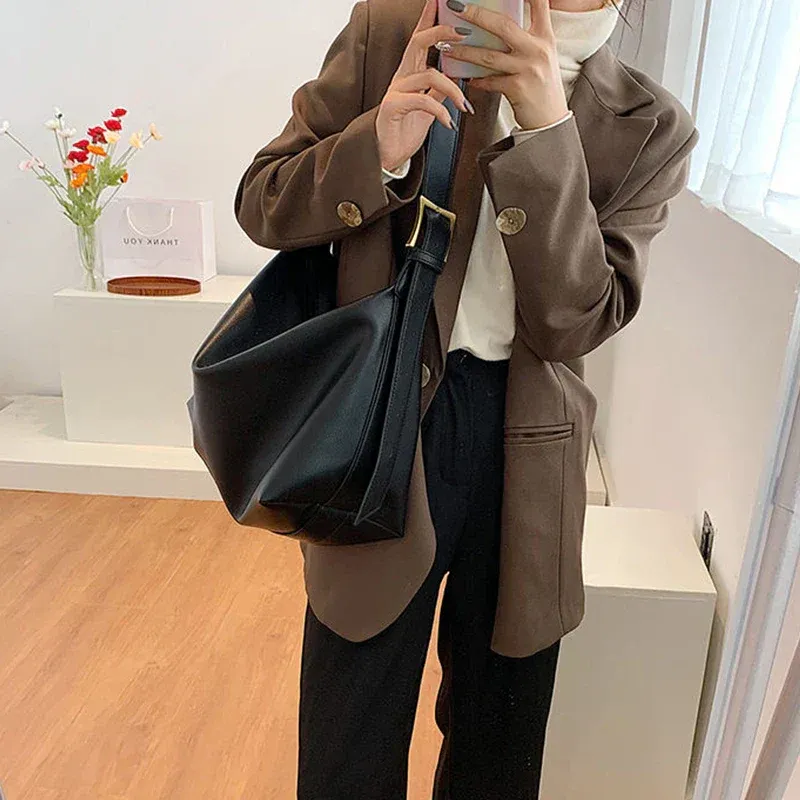 Classic Large Capacity Crossbody Tote photo review