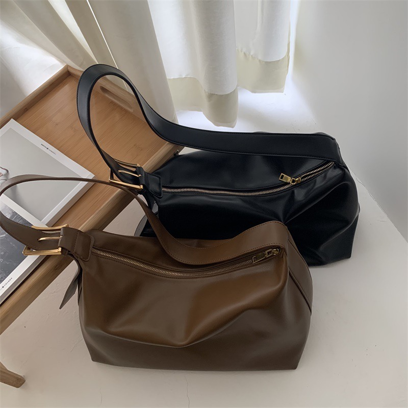 Classic Large Capacity Crossbody Tote photo review